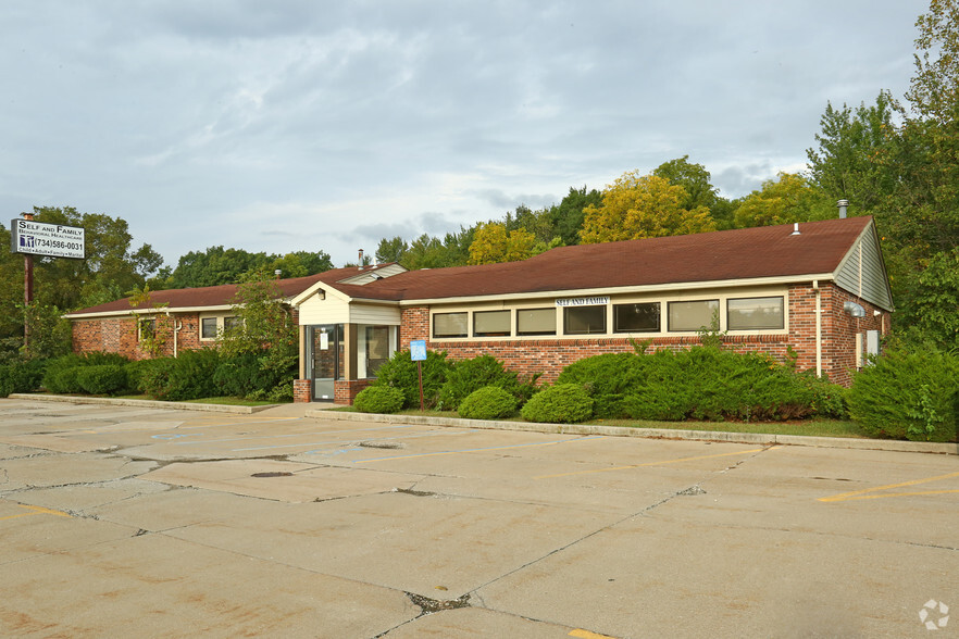 7521 N Telegraph Rd, Newport, MI for rent - Primary Photo - Image 1 of 3