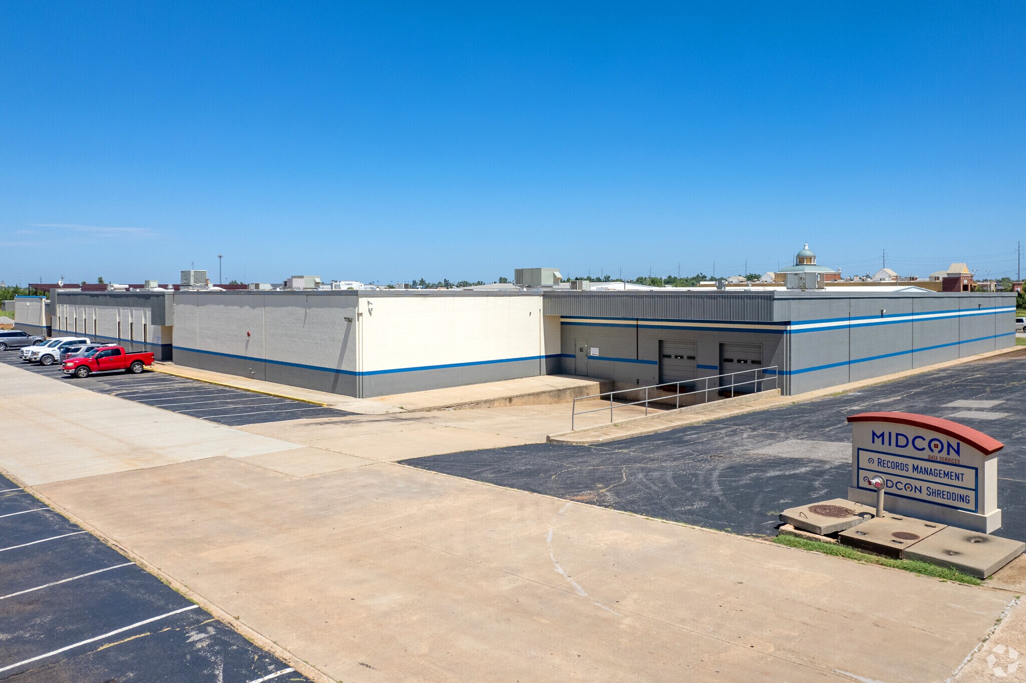 401 W 33rd St, Edmond, OK to rent Primary Photo- Image 1 of 5