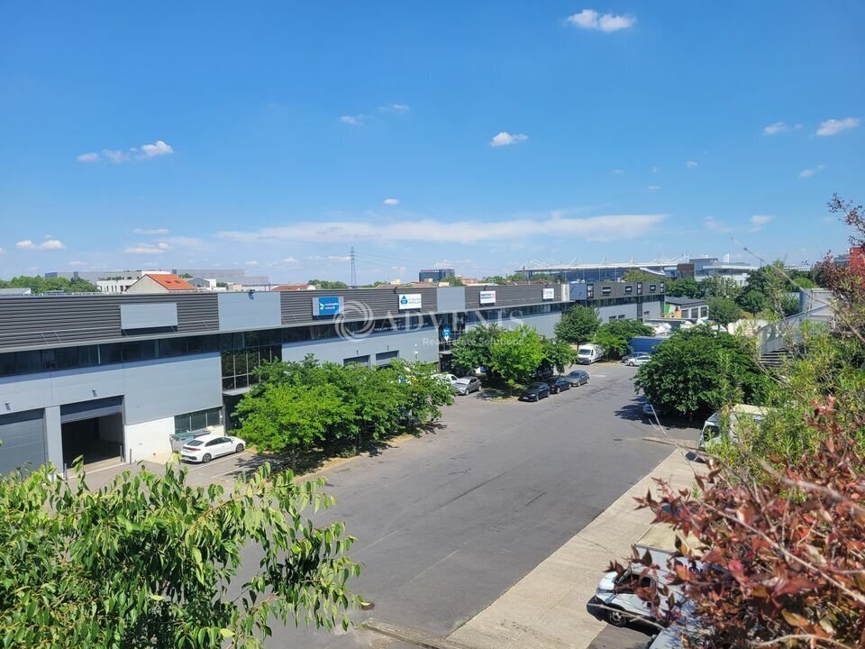 13 Route De La Révolte, Saint-Denis to rent Building Photo- Image 1 of 13
