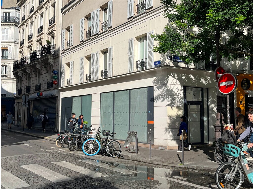 Retail in Paris to rent Building Photo- Image 1 of 4