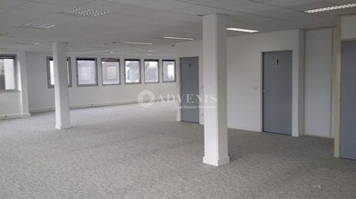 Office in Noisiel to rent Interior Photo- Image 2 of 4