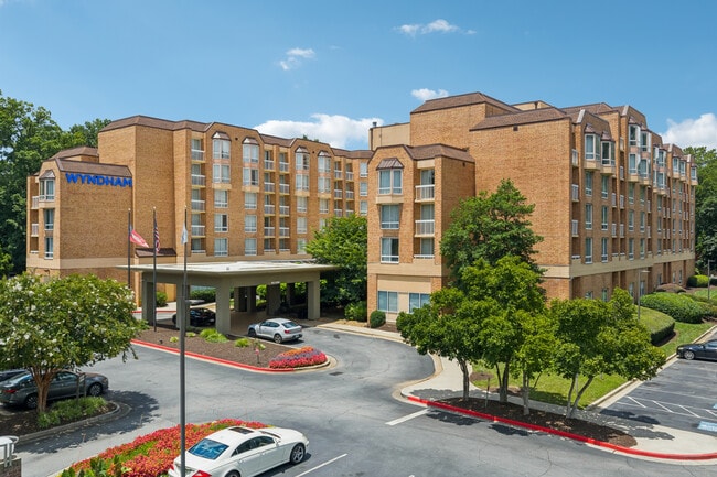 More details for 6120 Peachtree Dunwoody Rd, Atlanta, GA - Hospitality for Auction