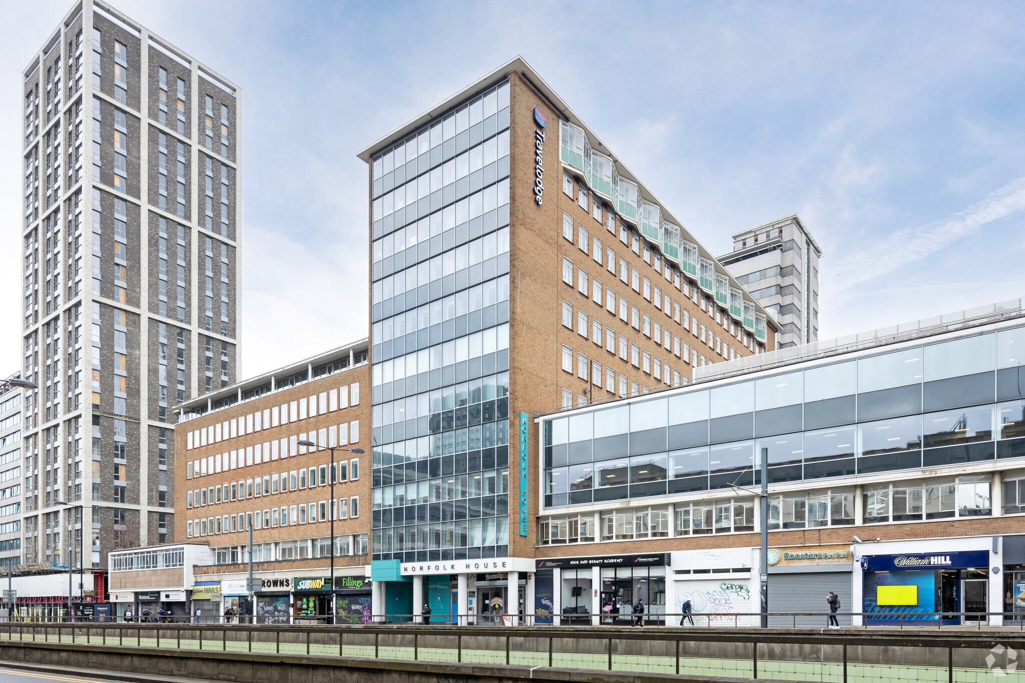 Wellesley Rd, Croydon to rent Primary Photo- Image 1 of 4