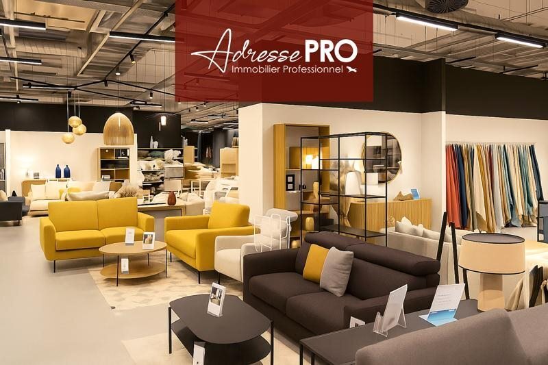 Retail in Portet-sur-Garonne to rent - Interior Photo - Image 1 of 1