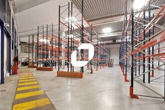 Light Industrial in Goussainville to rent Interior Photo- Image 2 of 6