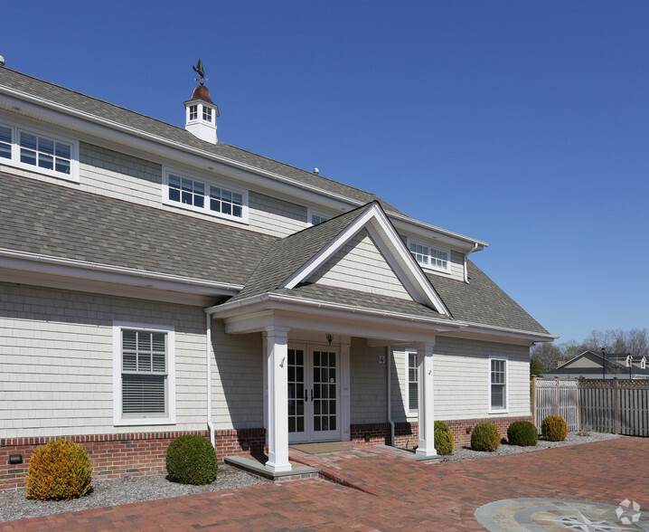 369 Montauk Hwy, East Moriches, NY for rent - Building Photo - Image 3 of 11