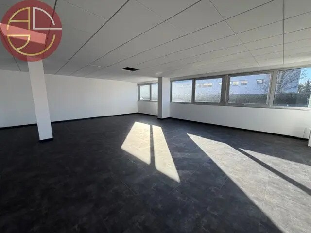 Location Bureaux 300 m² - Photo 1