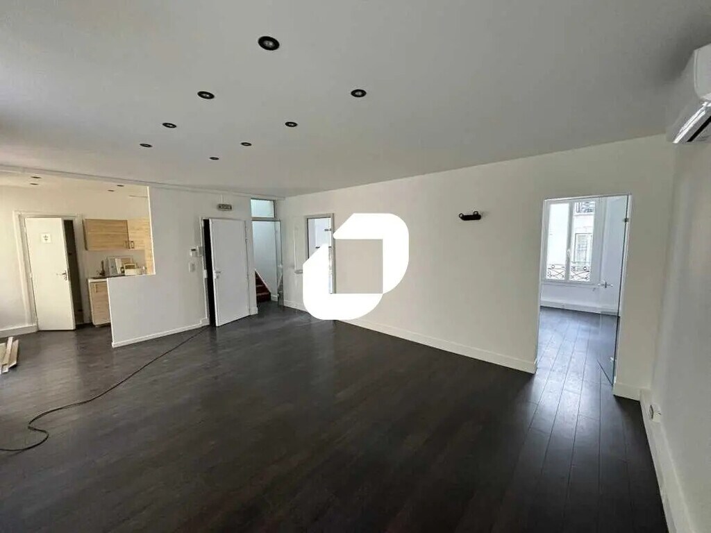 Location Bureaux 141 m² - Photo 1