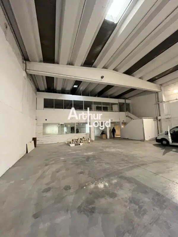 Light Industrial in Antibes to rent Interior Photo- Image 1 of 7