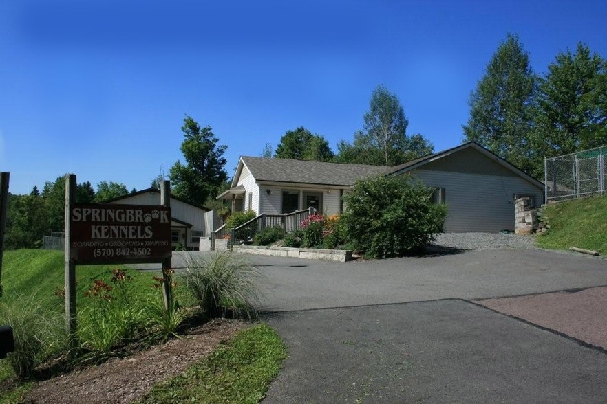 425 Swartz Valley Rd, Moscow, PA for sale - Building Photo - Image 1 of 1