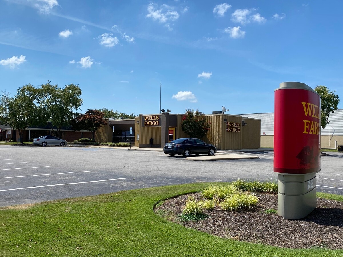 5293 Princess Anne Rd, Virginia Beach 23462 UK