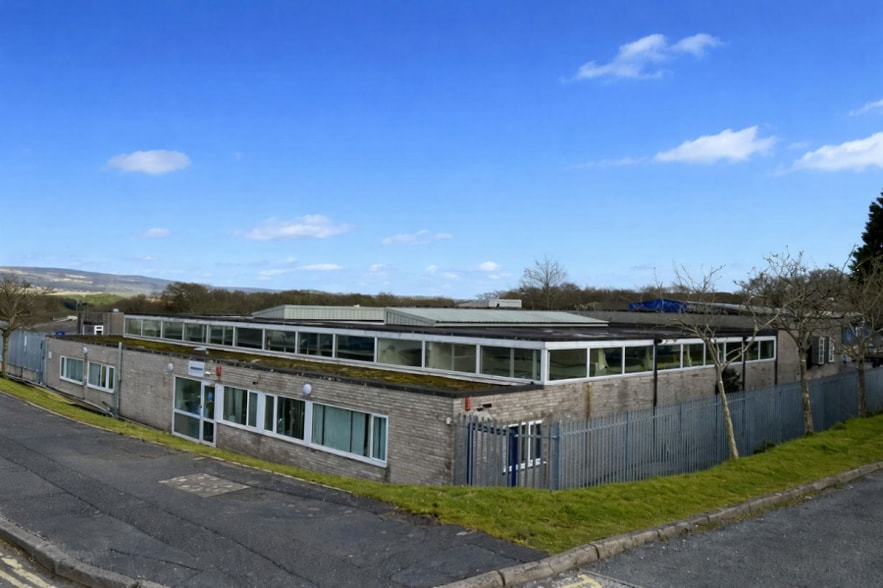 6 Estover Close, Plymouth for sale - Building Photo - Image 2 of 6