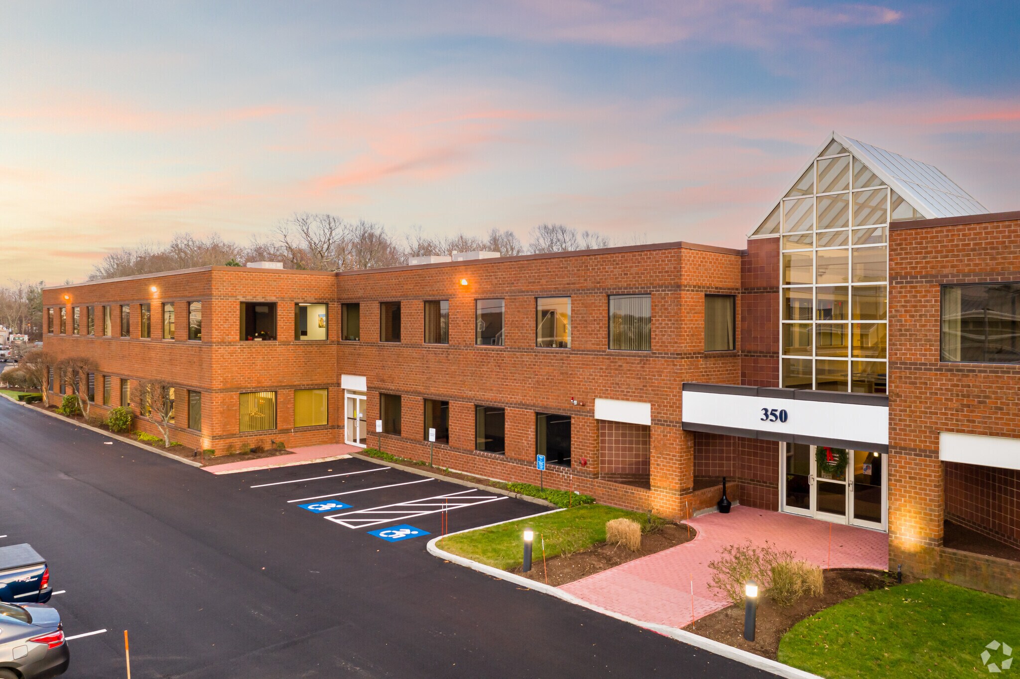 350 Lincoln St, Hingham, MA to rent Primary Photo- Image 1 of 12