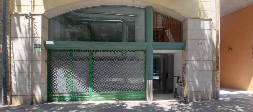 Retail in Barcelona, Barcelona to rent - Interior Photo - Image 1 of 1