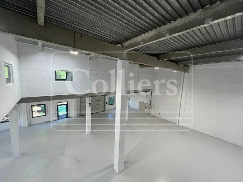 Office in Vitrolles to rent - Interior Photo - Image 3 of 9