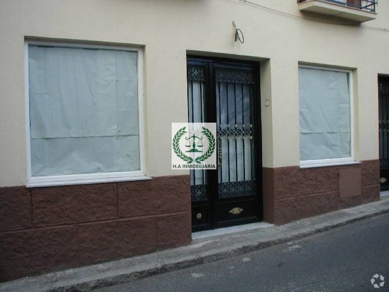 Retail in Pedrezuela, Madrid to rent Interior Photo- Image 1 of 2