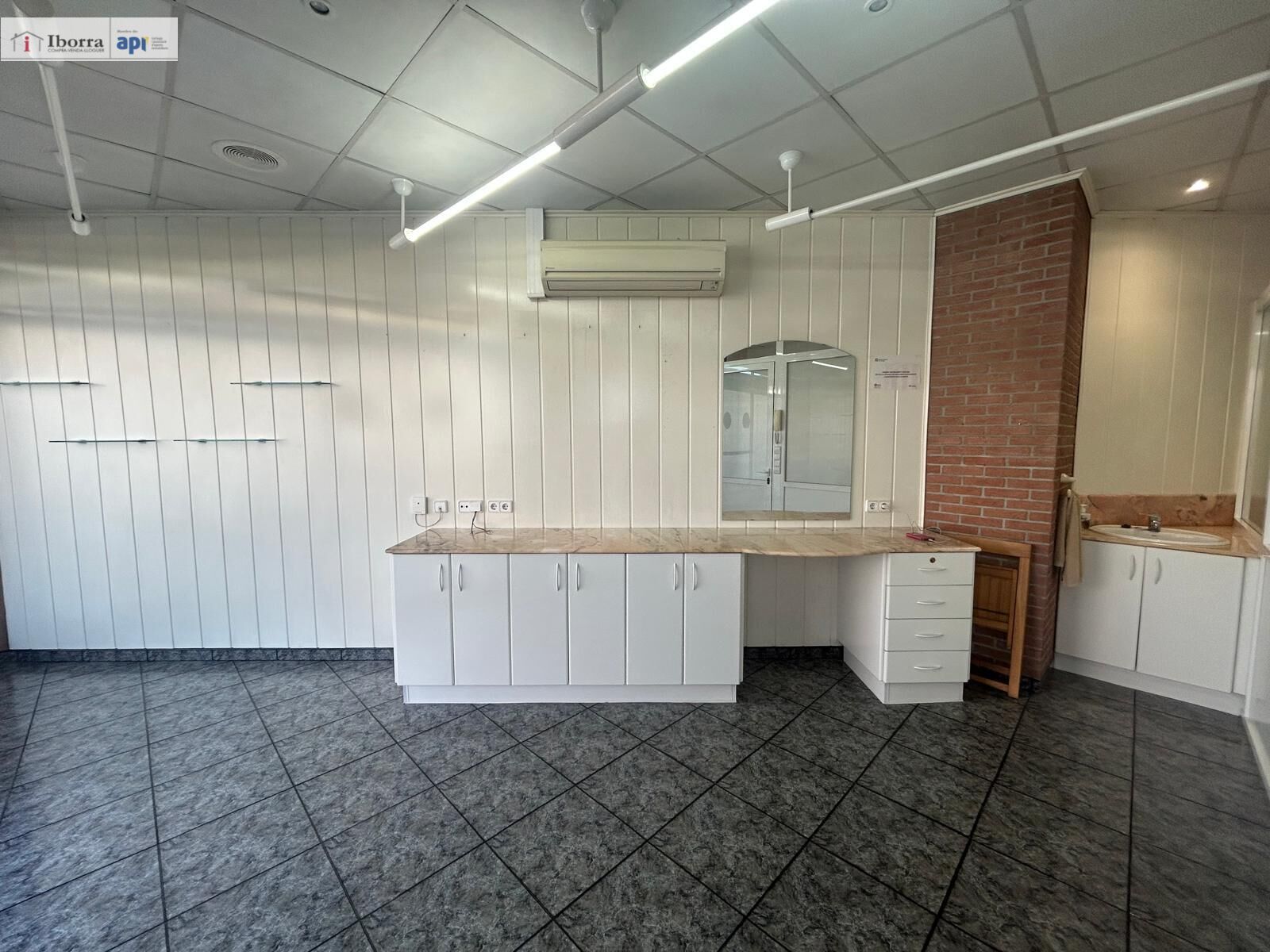Retail in Tordera, Barcelona to rent Interior Photo- Image 1 of 8