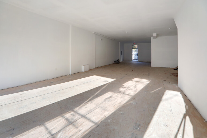 1296 State St, New Haven, CT for rent - Interior Photo - Image 3 of 3