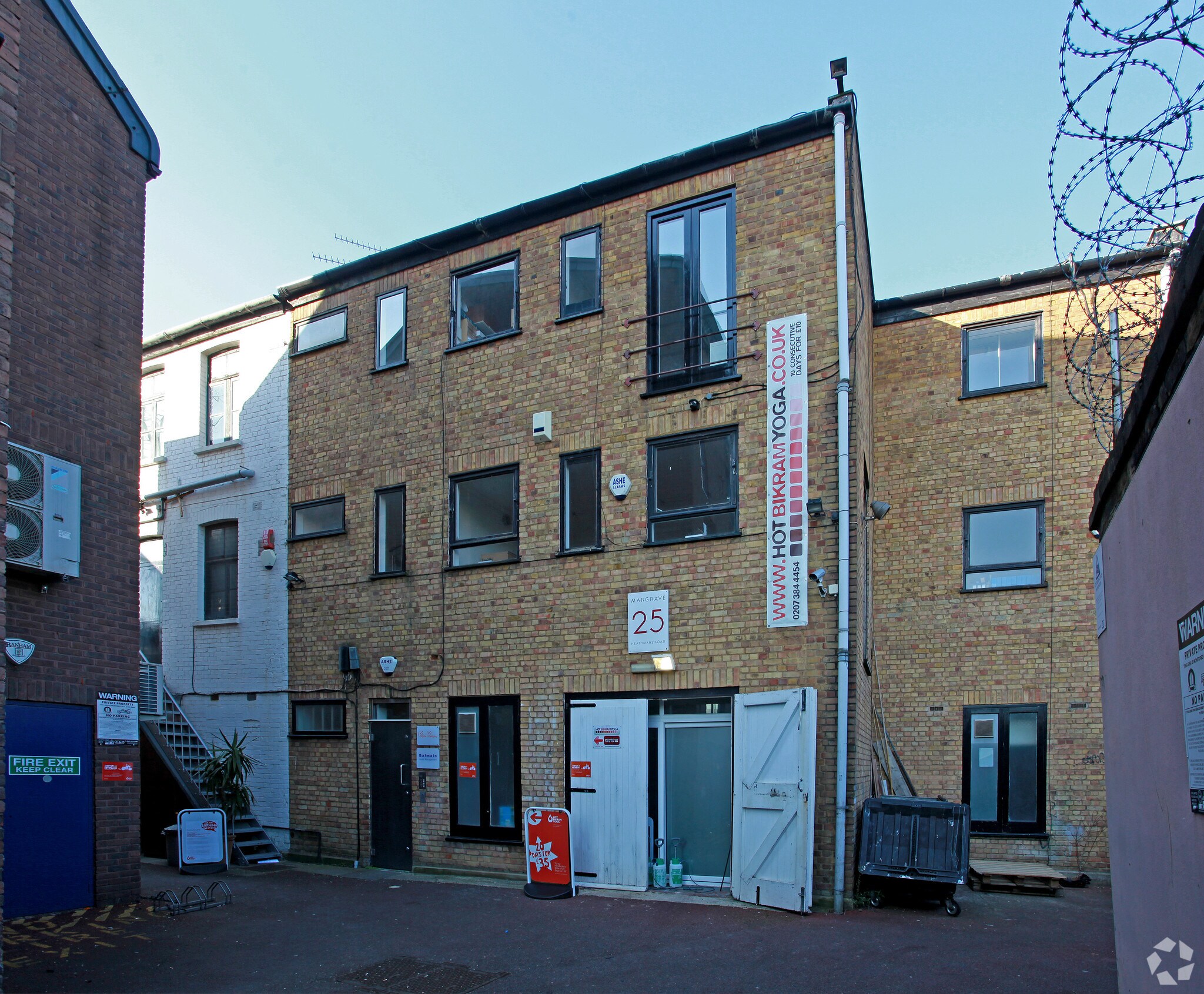 25 Heathmans Rd, London for sale Primary Photo- Image 1 of 1