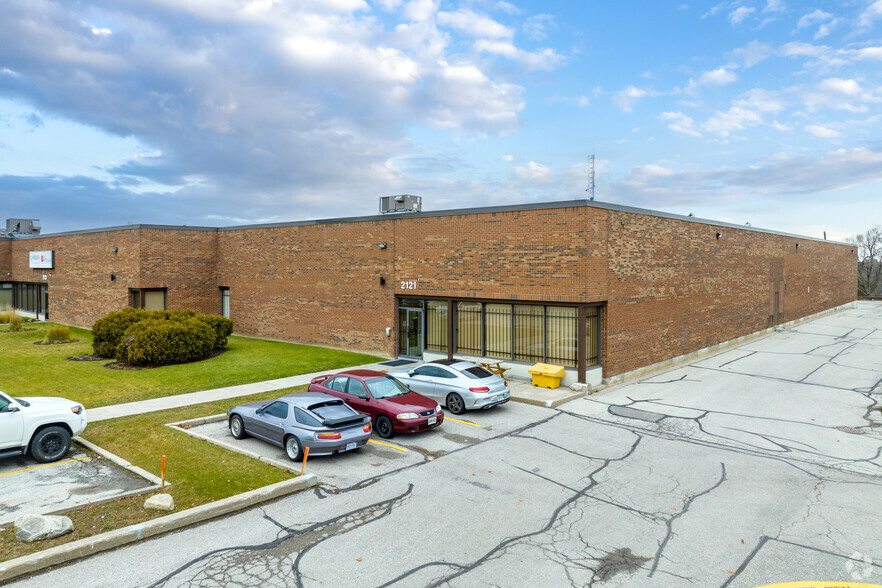 2121-2151 Mccowan Rd, Toronto, ON for rent - Building Photo - Image 2 of 4