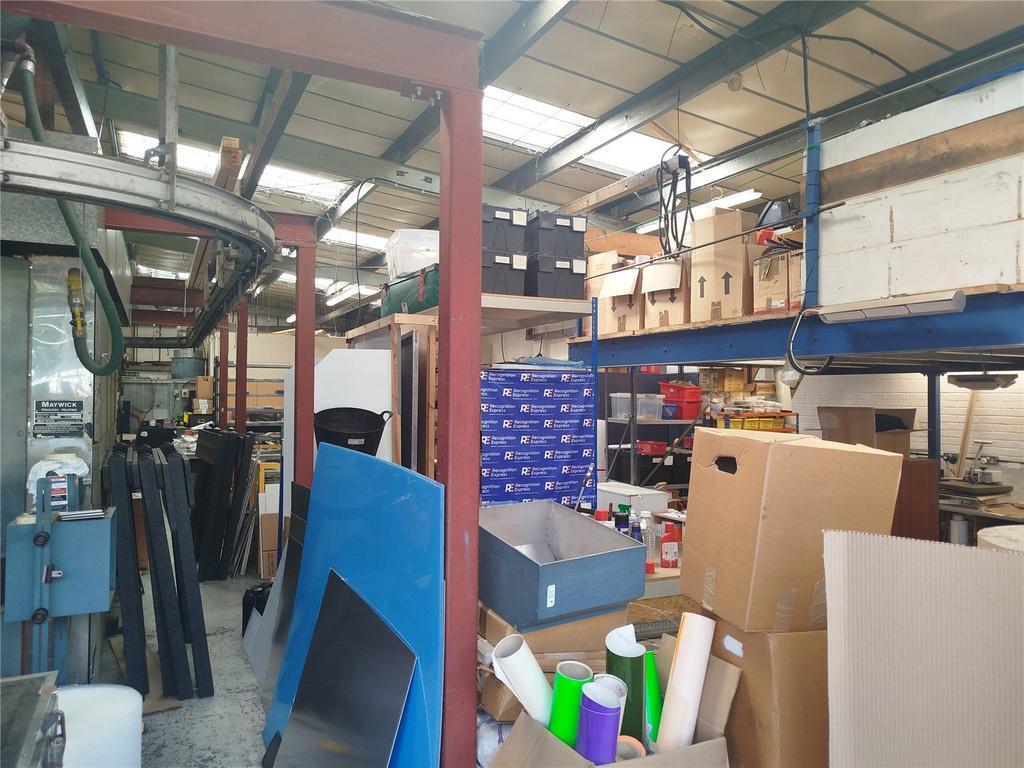 2-5 Featherby Way, Rochford to rent Interior Photo- Image 1 of 5