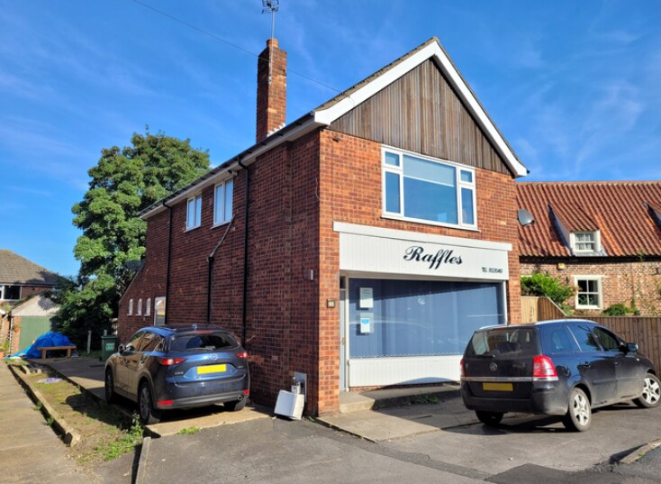 45 High St, Grimsby for sale Primary Photo- Image 1 of 1