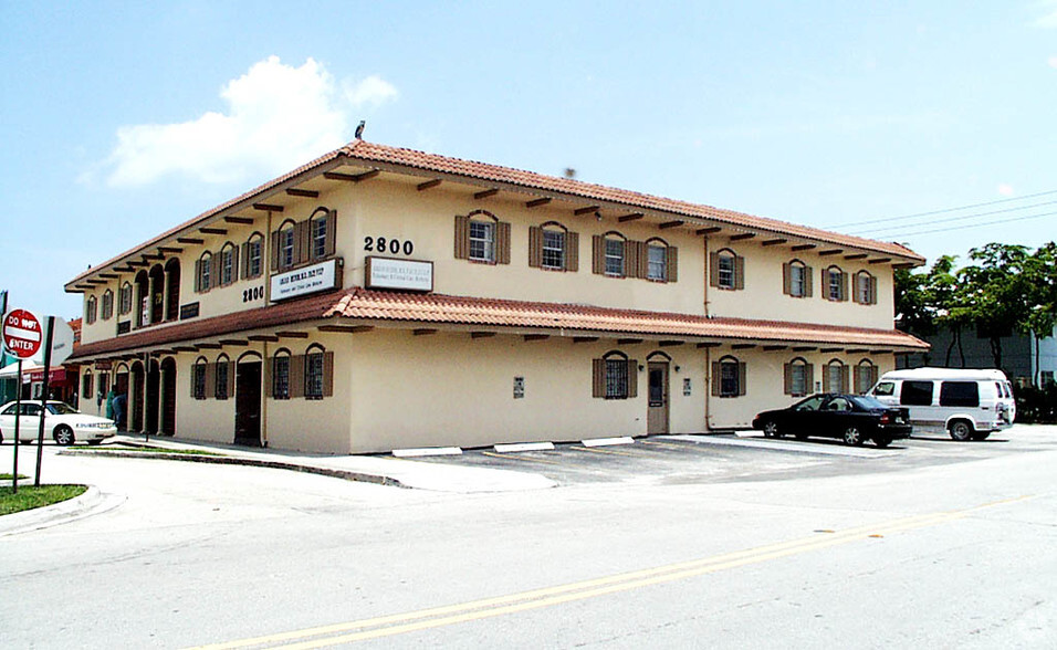 2800 E Commercial Blvd, Fort Lauderdale, FL for rent - Building Photo - Image 2 of 8