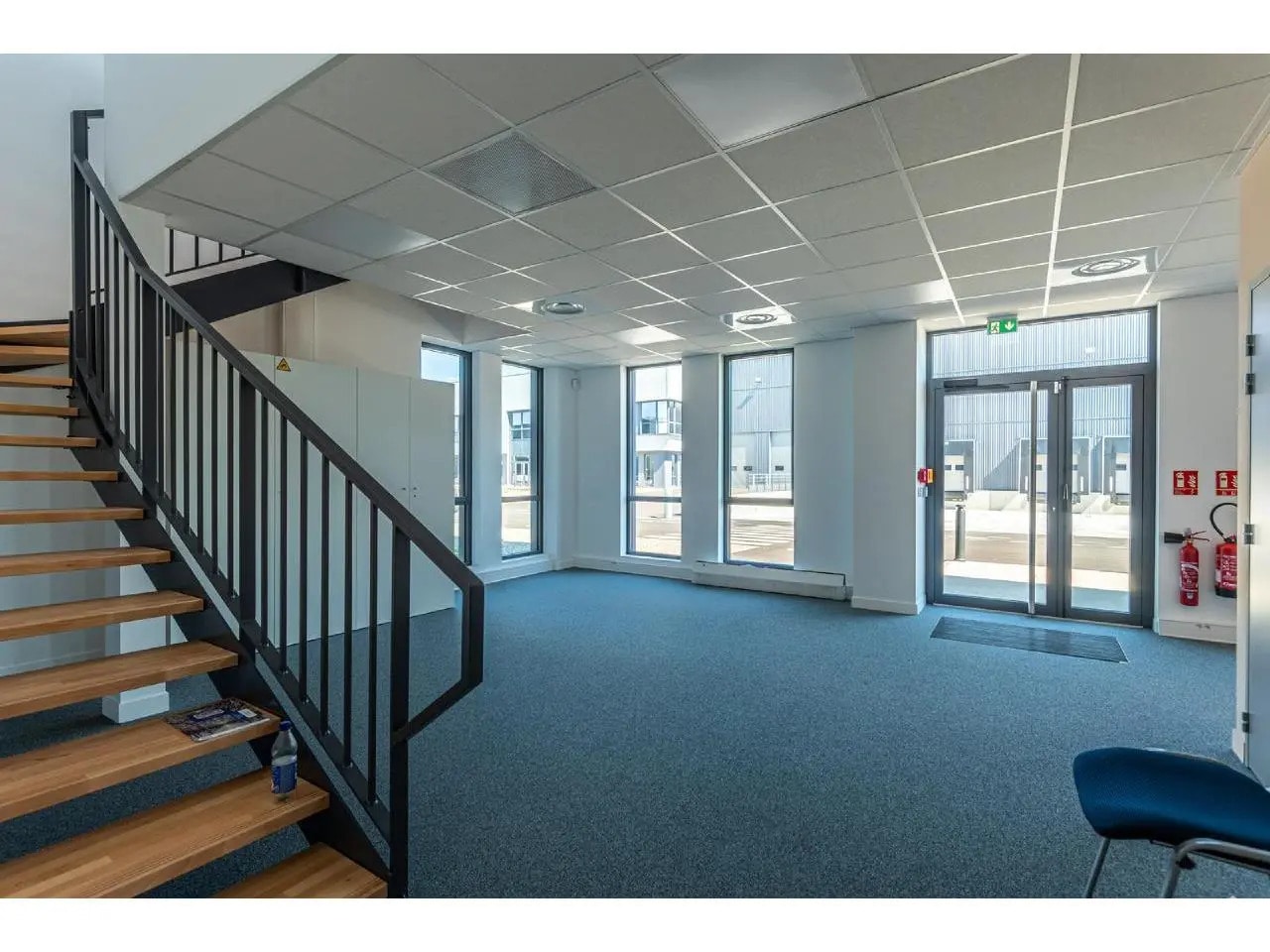 Light Industrial in Saint-Priest to rent Interior Photo- Image 1 of 1