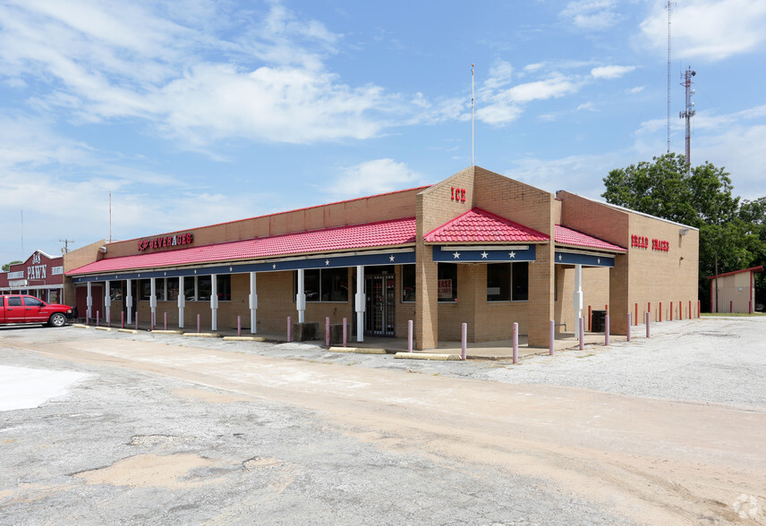 5024 Texoma Pky, Denison, TX for rent - Building Photo - Image 1 of 4