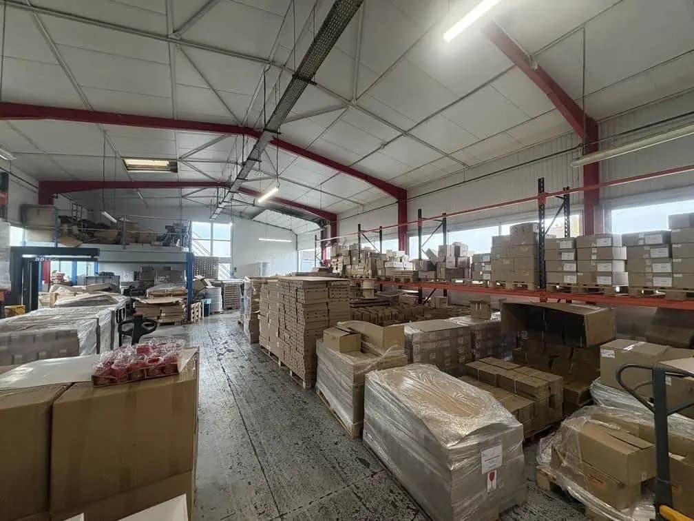 Vente Local d'activités 1 250 m² - Photo 1