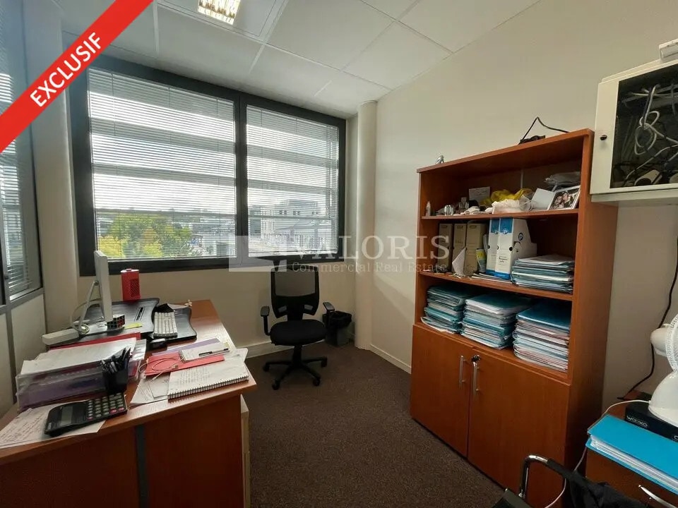 Office in Lyon to rent Building Photo- Image 1 of 7