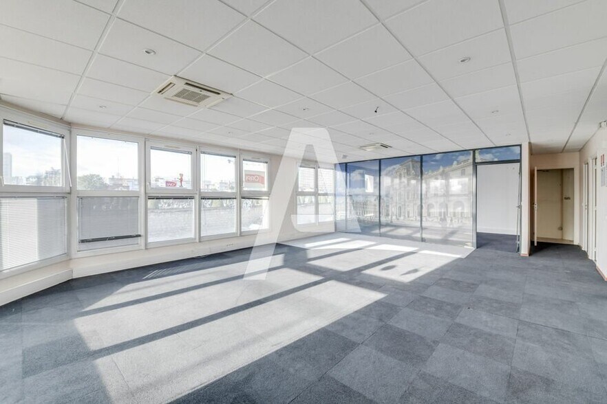 130 Rue Marcel Hartmann, Ivry-sur-Seine to rent - Interior Photo - Image 1 of 5