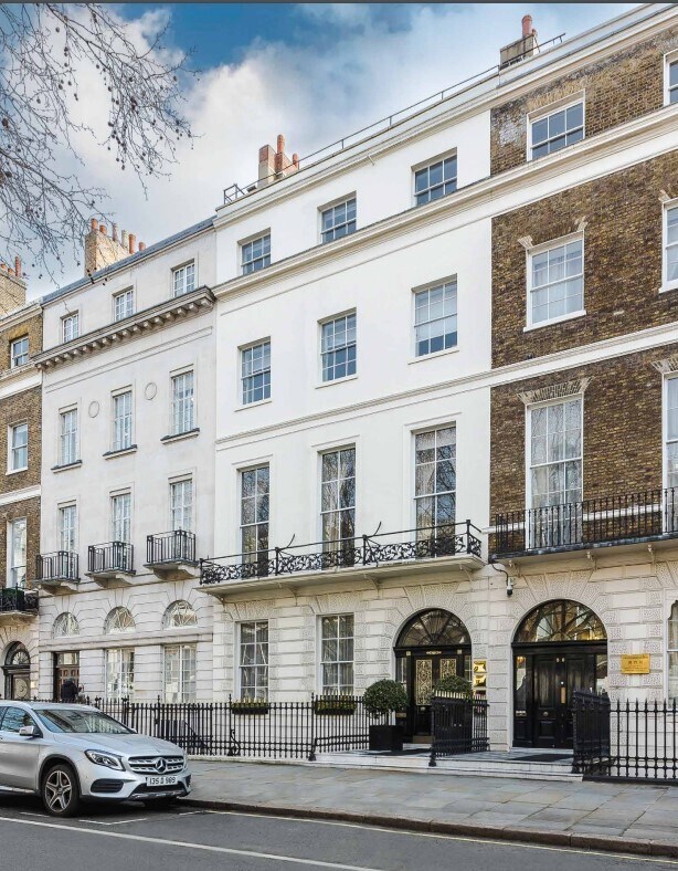 52 Portland Pl, London for sale Primary Photo- Image 1 of 1