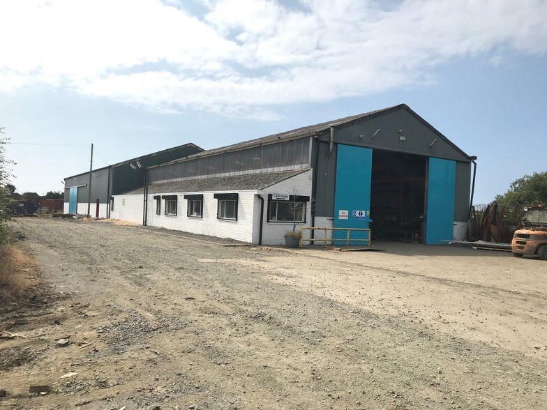 151 Lochside Rd, Ayr for sale - Building Photo - Image 1 of 1