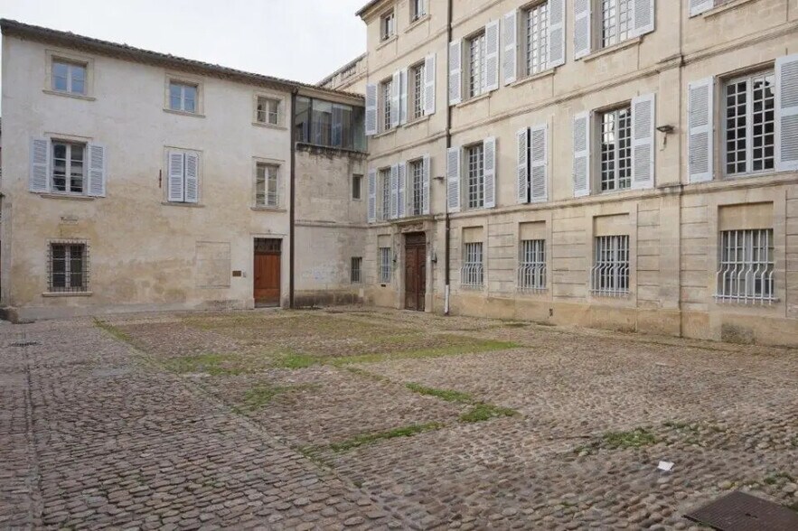 Office in Avignon to rent - Building Photo - Image 2 of 6