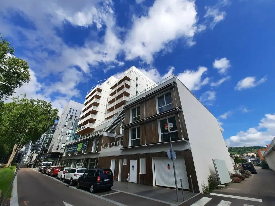 Office in Rouen to rent Building Photo- Image 1 of 6