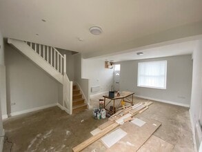 7 Market St, Caerphilly to rent Interior Photo- Image 1 of 1