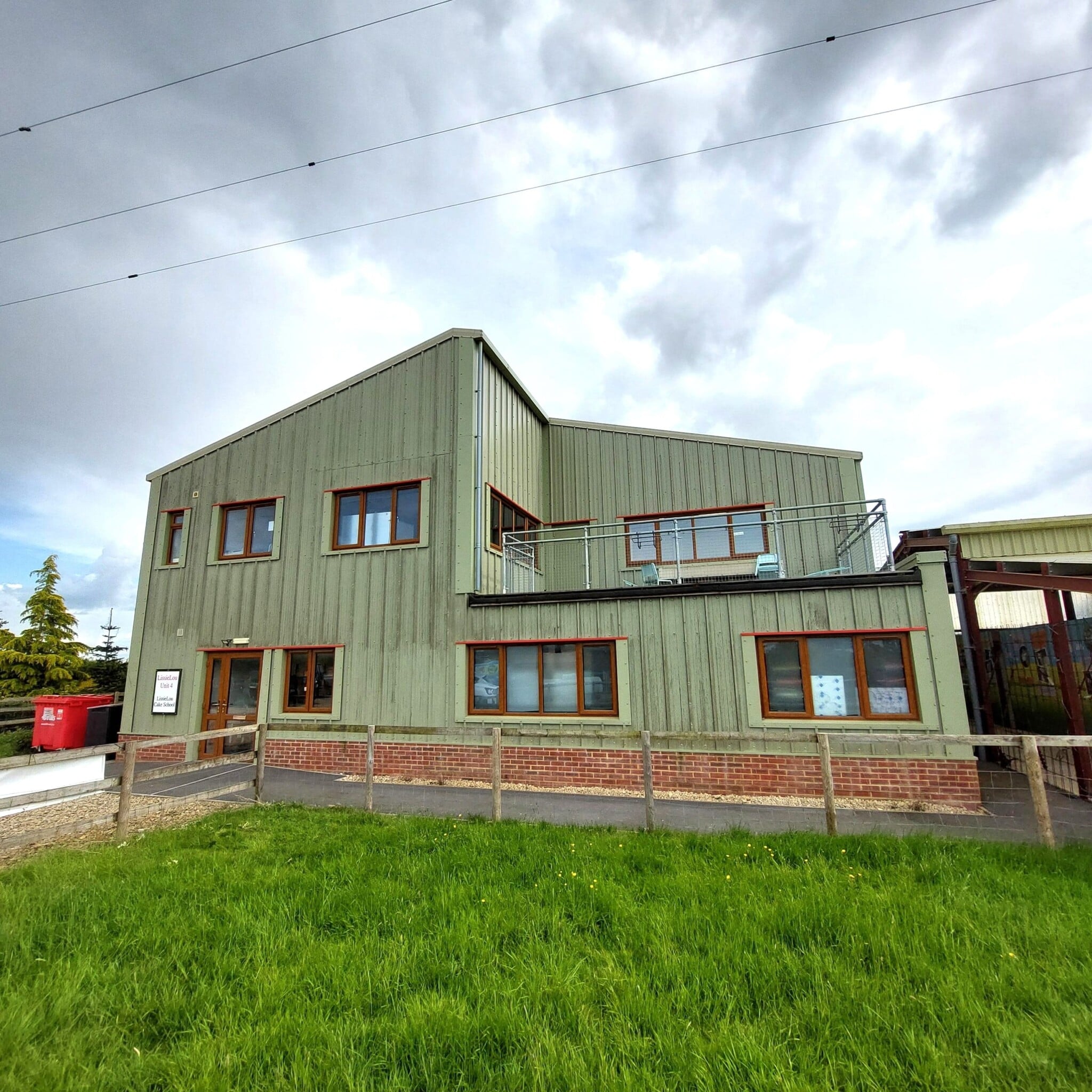 Fernham Rd, Faringdon to rent Building Photo- Image 1 of 3