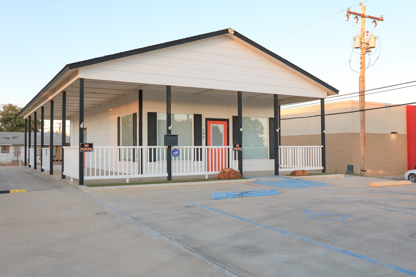 208 W Avenue A, Seminole 79360 UK