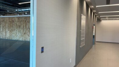 800 N Mayfair Rd, Wauwatosa, WI to rent - Commercial Listing Video 