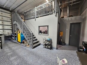 4670 SW 83rd Ter, Davie, FL to rent Interior Photo- Image 2 of 9