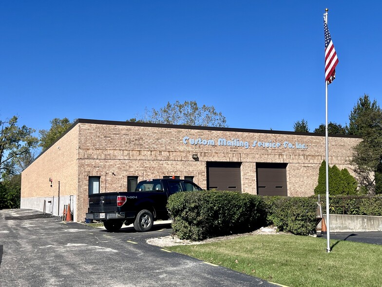 2038 S Foster Ave, Wheeling, IL for sale - Building Photo - Image 1 of 1