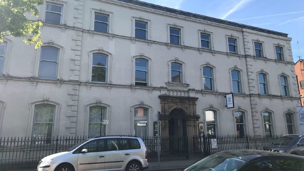 Kings St, Blackburn to rent - Primary Photo - Image 1 of 7