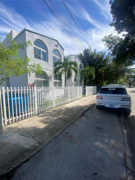 345 NW 34th St, Miami, FL for sale - Building Photo - Image 3 of 16