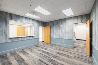 5673 Peachtree Dunwoody Rd NE, Atlanta, GA to rent Lobby- Image 1 of 22