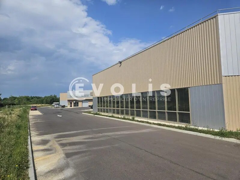 Light Industrial in Marolles-en-Hurepoix for sale Building Photo- Image 1 of 12