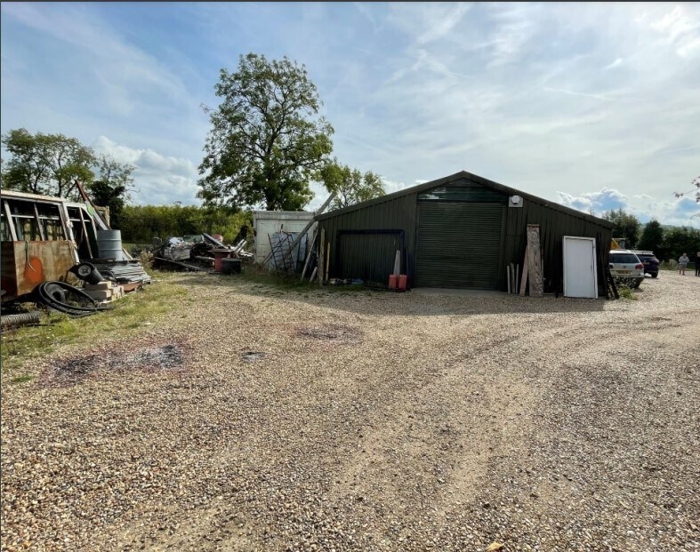 Chapel Ln, Leighton Buzzard for sale Building Photo- Image 1 of 1