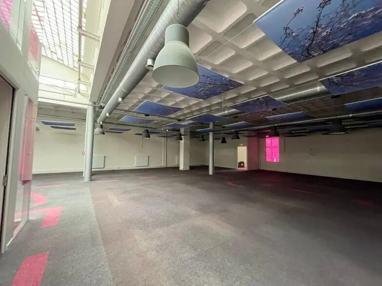 Light Industrial in Saint-Cloud to rent - Interior Photo - Image 2 of 5