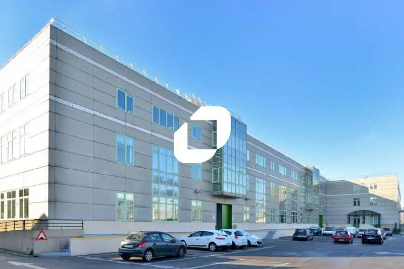 Office in Pantin to rent - Building Photo - Image 2 of 21