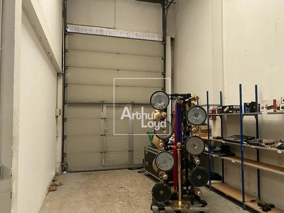 Office in Moissy-Cramayel to rent Interior Photo- Image 1 of 6